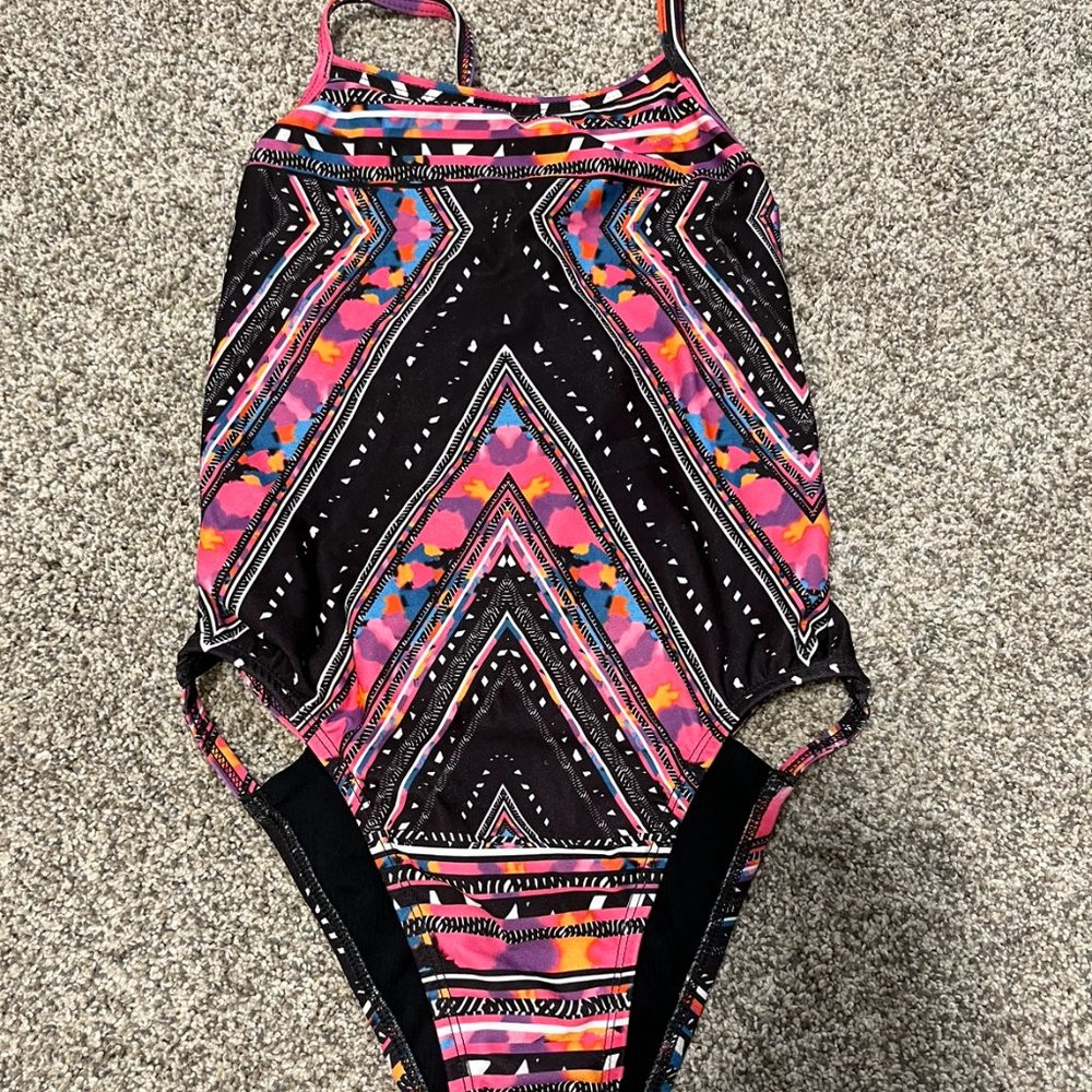 Jolyn Nico 2 Tie-Back